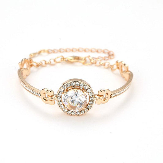 Bracelet with chain and diamond