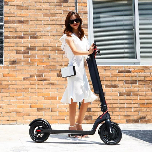 Elscooter räckvidd 45 km - 25 km/h batteri laddas separat inomhus