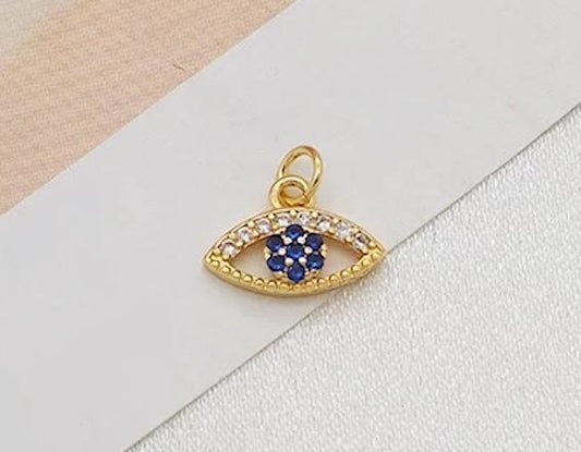 Gold-plated jewelry with nazar carved pattern with colored stone