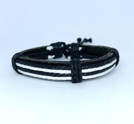 Handmade bracelet in black leather & black-white string knot