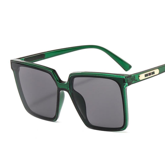 Sunglasses with rectangular frames in several colors UV400