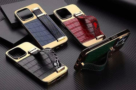 iPhone 13 Pro Max skal veganskt läder med band för bra grepp guld