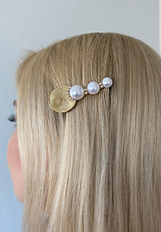 Unique hairpin with pearls and gold plate