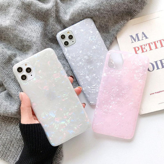 Mobile cover in artificial mother-of-pearl for iPhone11