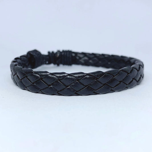 Handmade braided bracelet for men in black leather