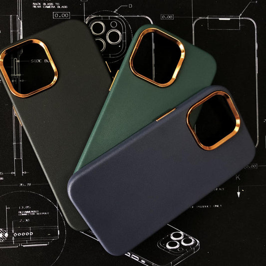 iPhone 13 classic case in vegan leather gold frame & gold buttons