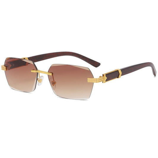 Detailed sunglasses with wooden details & edges in golden brown