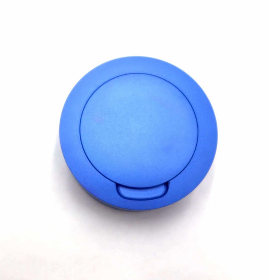 Snuff box in aluminum for all snus with storage compartment