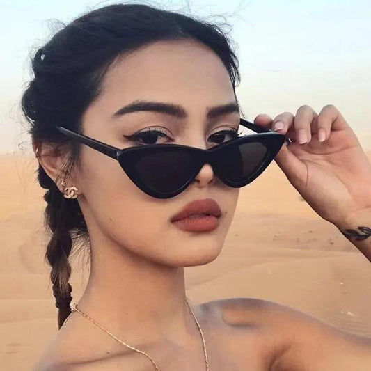 Black cat-eye sunglasses vintage retro standard affordable