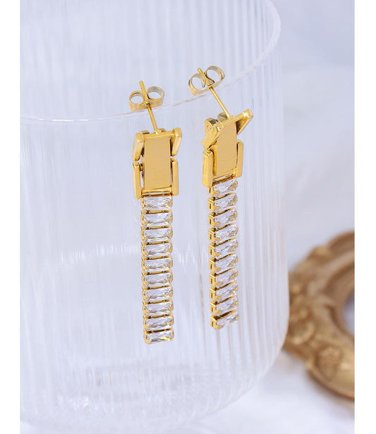 Noorzai Scandinavia - Long earrings with cube crystals Dijon