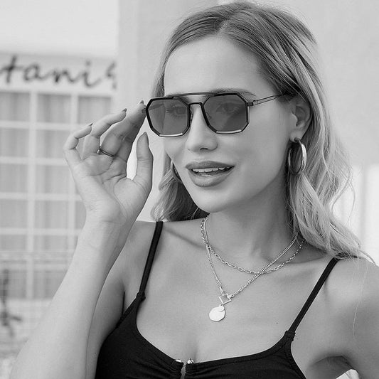 Beautiful angular sunglasses for women 2022 gold black high standard