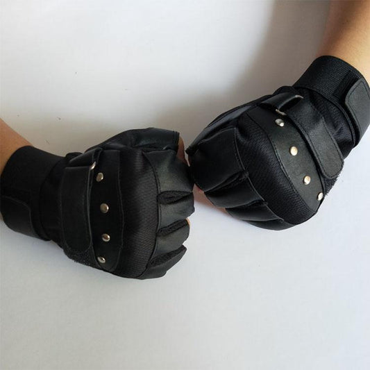 Finally a nice pair of gym gloves with studs and half fingers