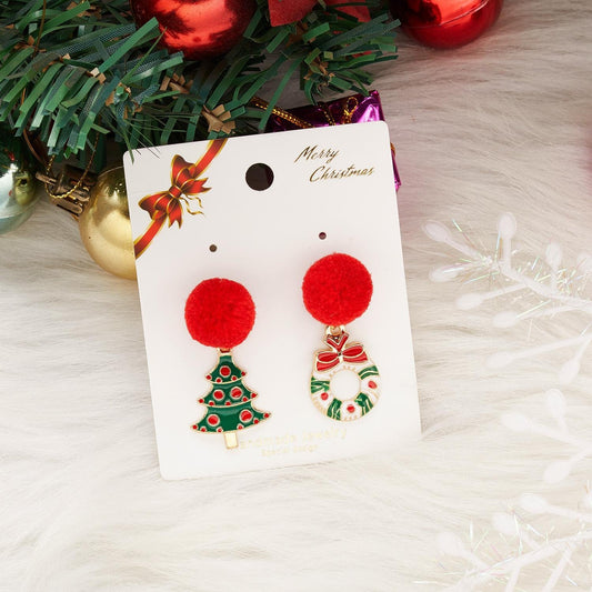 Asymmetric earrings with pom pom Christmas tree Christmas wreath
