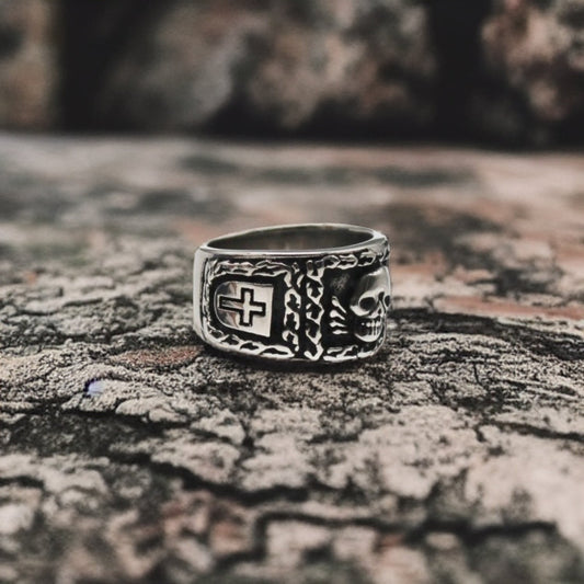 Skull and Cross Ring in Stainless Steel with Chain Details