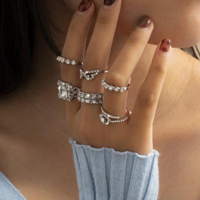 Elegant set m. 6 stk ringar i silver droppformad silverpläterad