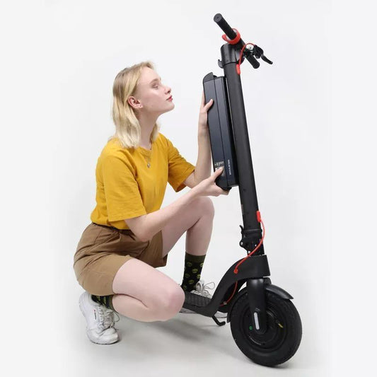 Electric scooter range 45 km - 25 km/h battery is charged separately indoors