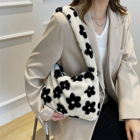 Fluffy bag with shoulder strap faux fur black white flowers tote
