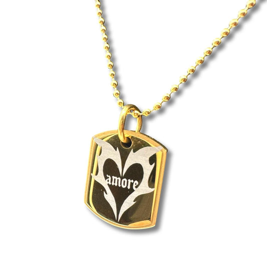 Gilded tray ''amore'' burning heart necklace