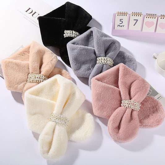 Scarf with faux fur and strap with pearls stylish, luxurious &amp; warm!