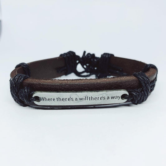 Handgjort armband för män med vacker text brunt läder