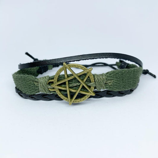Handgjort armband grönt pentagram för män i tyg och läder