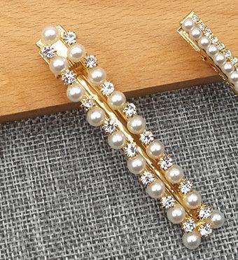 Hårklämma med strass och pärlor