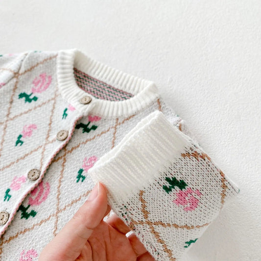 Matchande stickad kofta shorts med rosmotiv retro klassisk stil