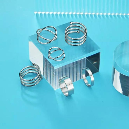 Minimalistiskt set med 6 stk ringar i rostfritt stål