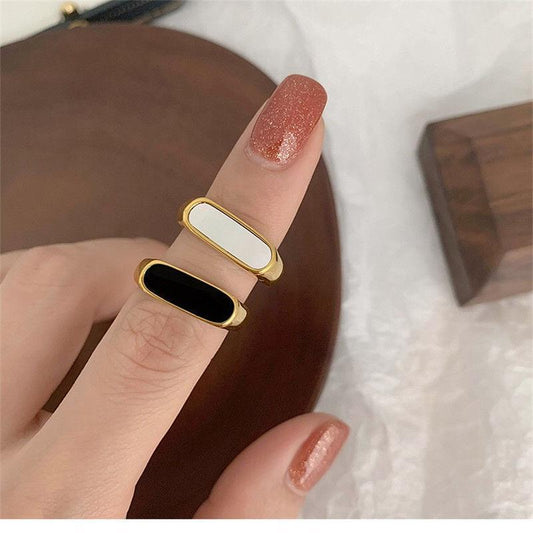 Noorzai Scandinavia-Minimalistisk ring med vit eller svart emalj