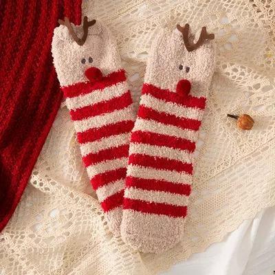 Roliga sköna julstrumpor ren rudolf med röda mulen stl 38-43