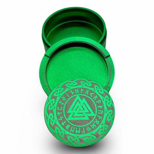 Snusdosa i grön aluminium med Valknut viking symbol