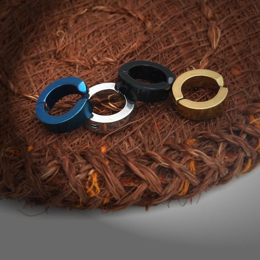 Snygg cuff i flera olika färger inga piercinghål behövs - unisex