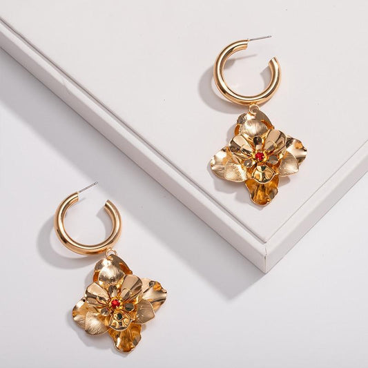 Big cute flowers earrings gold