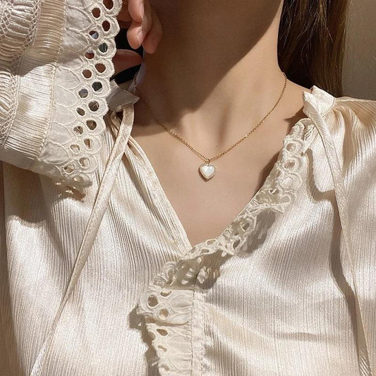 Vintage stil halsband hjärta med pärlemor guld spets 18 K
