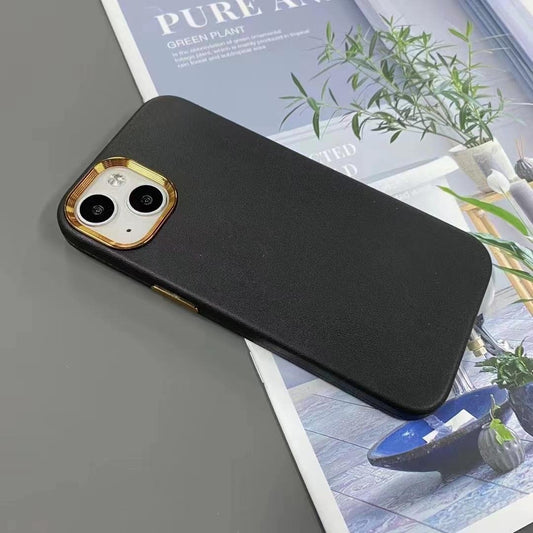 iPhone 13 Pro Max klassiskt skal i veganskt läder guldram &amp; guldknappar
