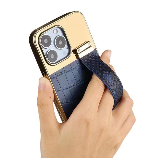 iPhone 13 Pro Max skal veganskt läder med band för bra grepp guld
