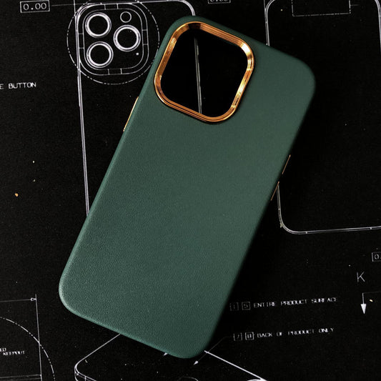 iPhone 13 klassiskt skal i veganskt läder guldram & guldknappar