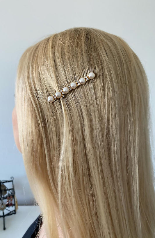 Hair pin with large pearls and rhinestones