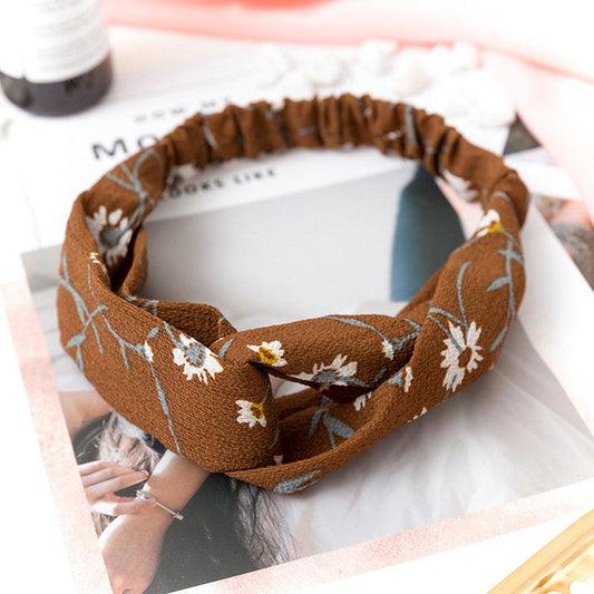 Hair band with flower pattern