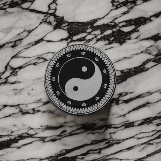 Snuff box in black aluminum for all snus - zhen ying yang eyes white