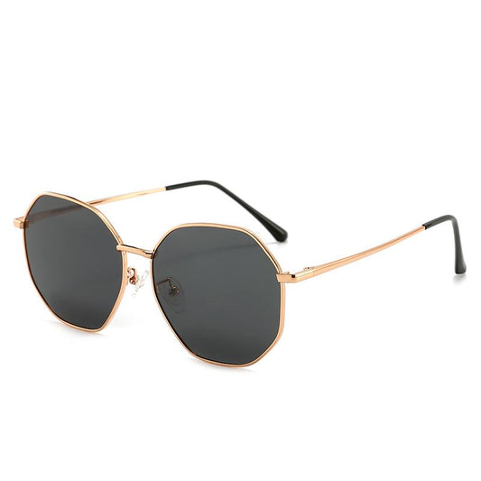 Cool round sunglasses with gold colored metal and black glass