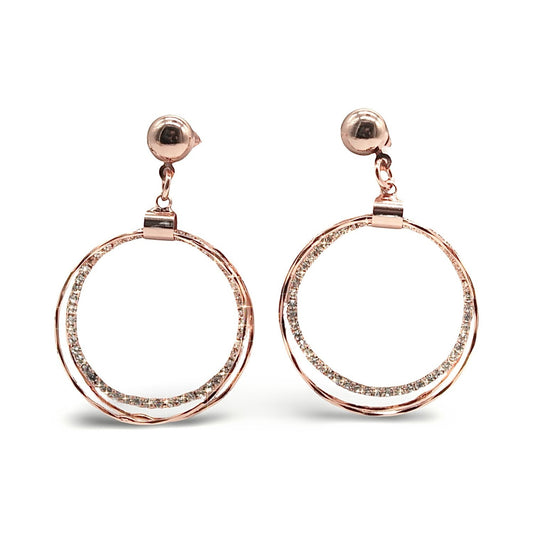 Earrings with triple rings and rhinestones for a glamorous look in rose gold